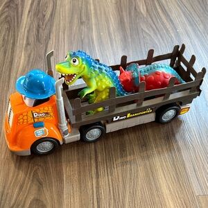 Toy Truck with Dinosaurs - Dino Transporter